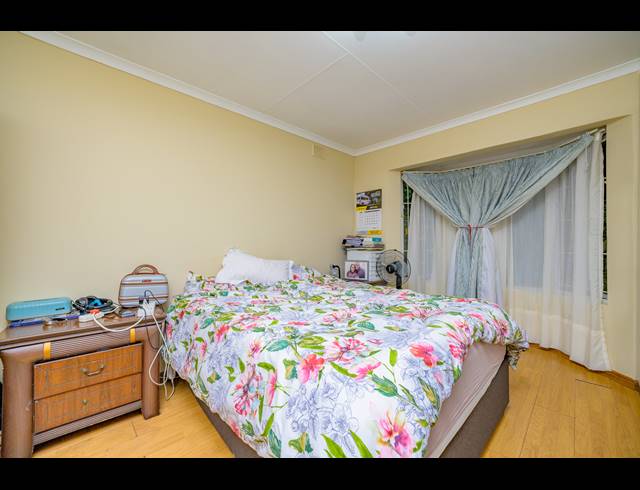 3.5 BEDROOM TOWNHOUSE FOR SALE IN THE WOLDS